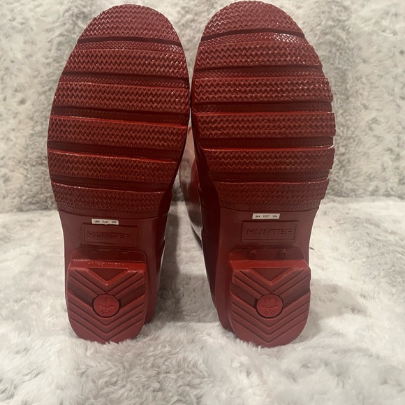 Red Hunter rain boots, size 6 - Picture 4 of 5